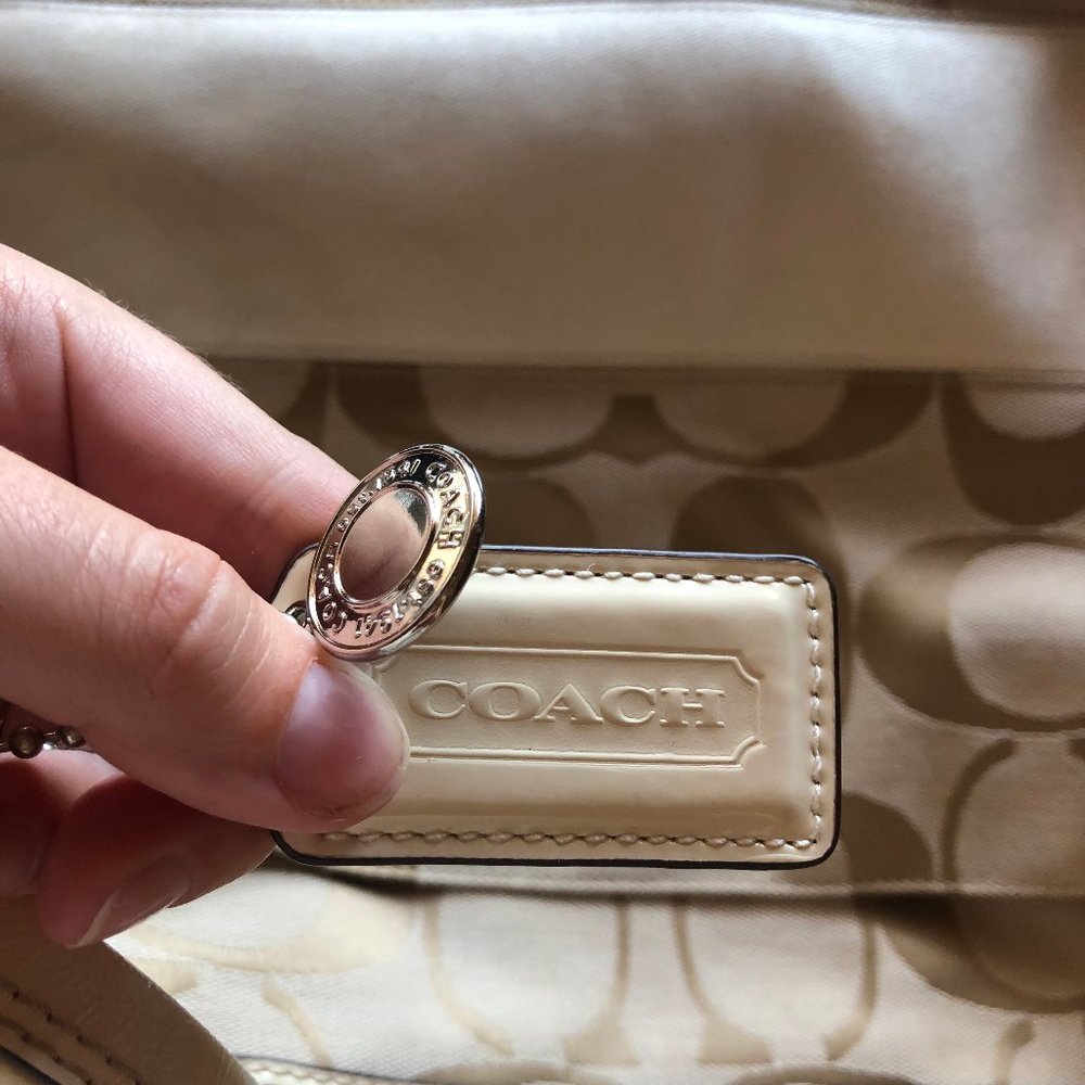 Coach Dipper Bag Logo Pattern - image 5